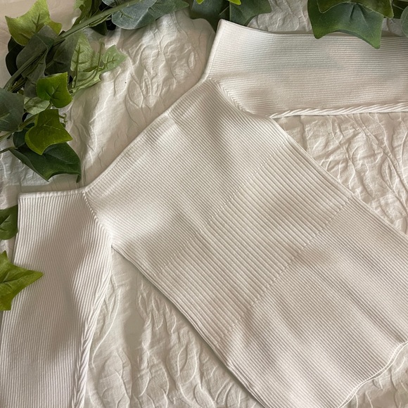 White Good American Top - Picture 3 of 6